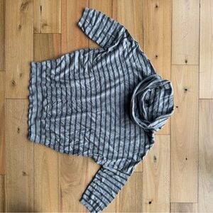Ann Taylor woman’s Medium Gray Striped Cowl Neck‎ Top